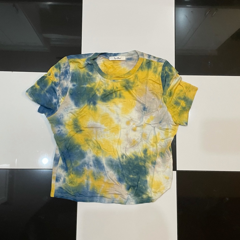 Tres Bien Tie-Dye Tee